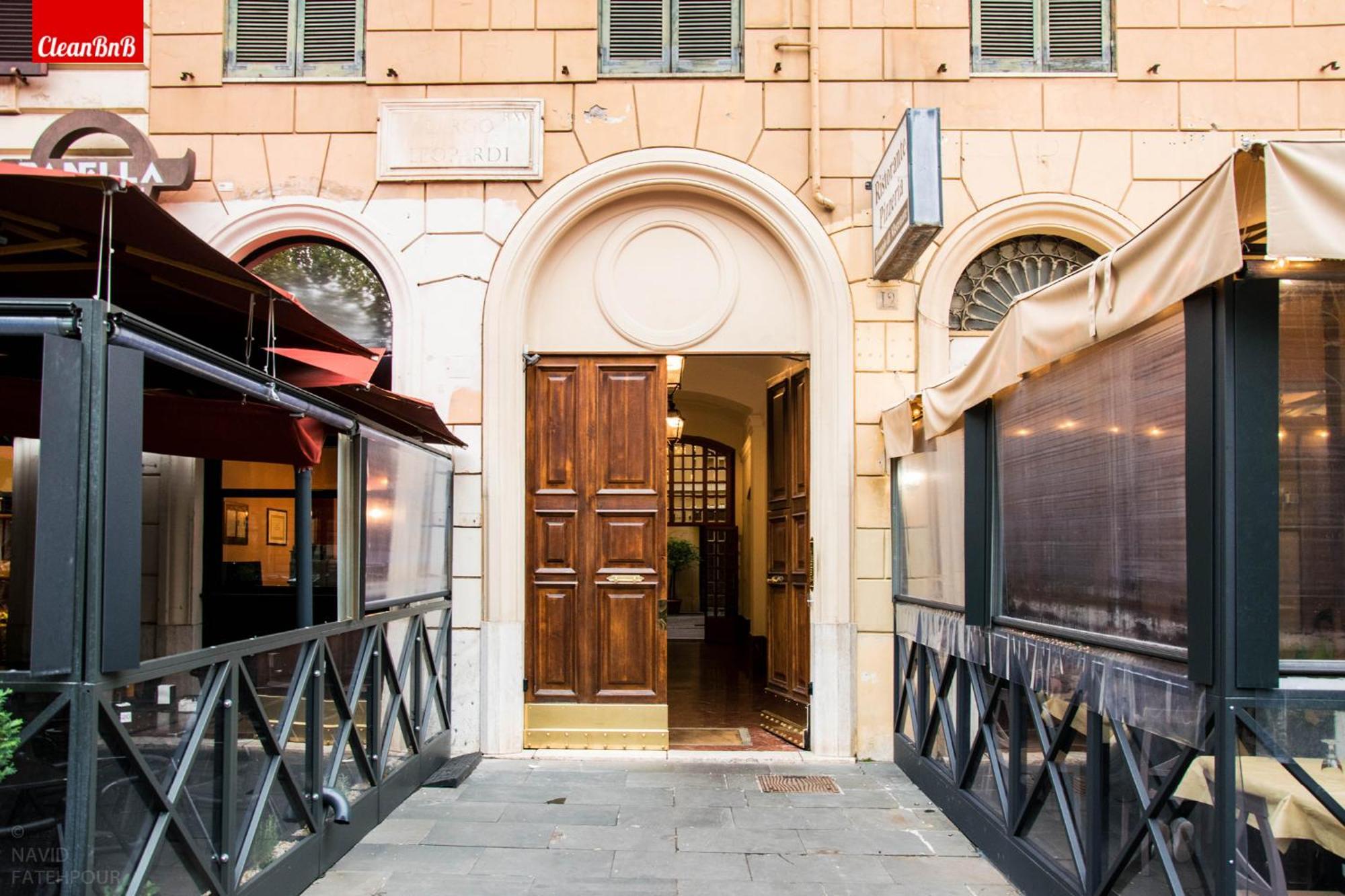 Largo Leopardi Modern Apartment Rom
